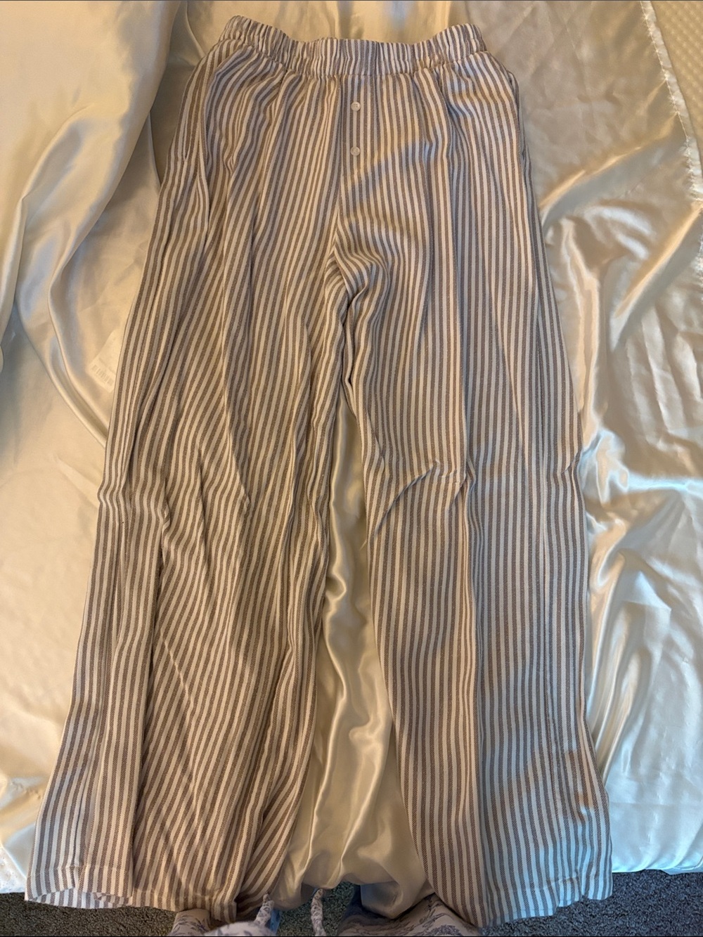Striped Men’s Lounge Pants - Beige and White